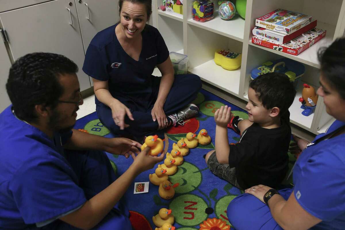 Bexar County children sue Texas for access to �gold