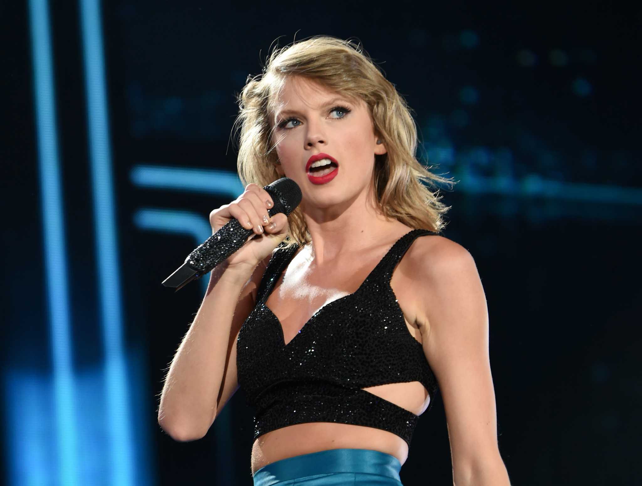 Taylor Swift Describes Alleged Groping In Deposition Frantic