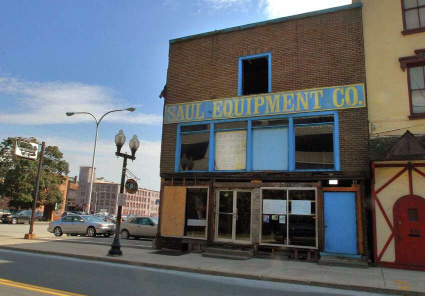 Albany's oldest home adjacent to demolition site