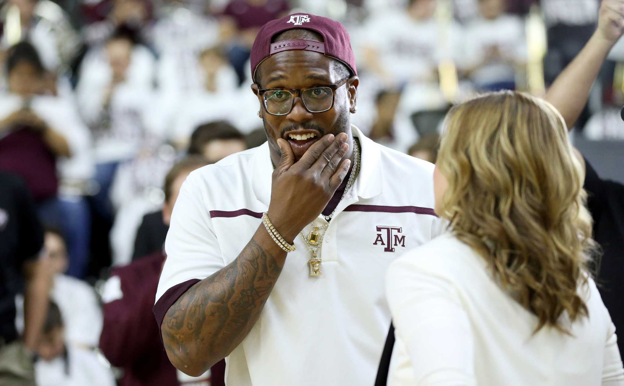 Broncos, Aggies Linebacker Von Miller To Offer Free Eye Exams To Texas A&M  Students - Texas A&M Today