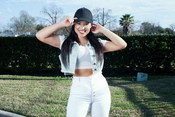 amanda solis selena quintanilla look alike amanda solis selena quintanilla look alike