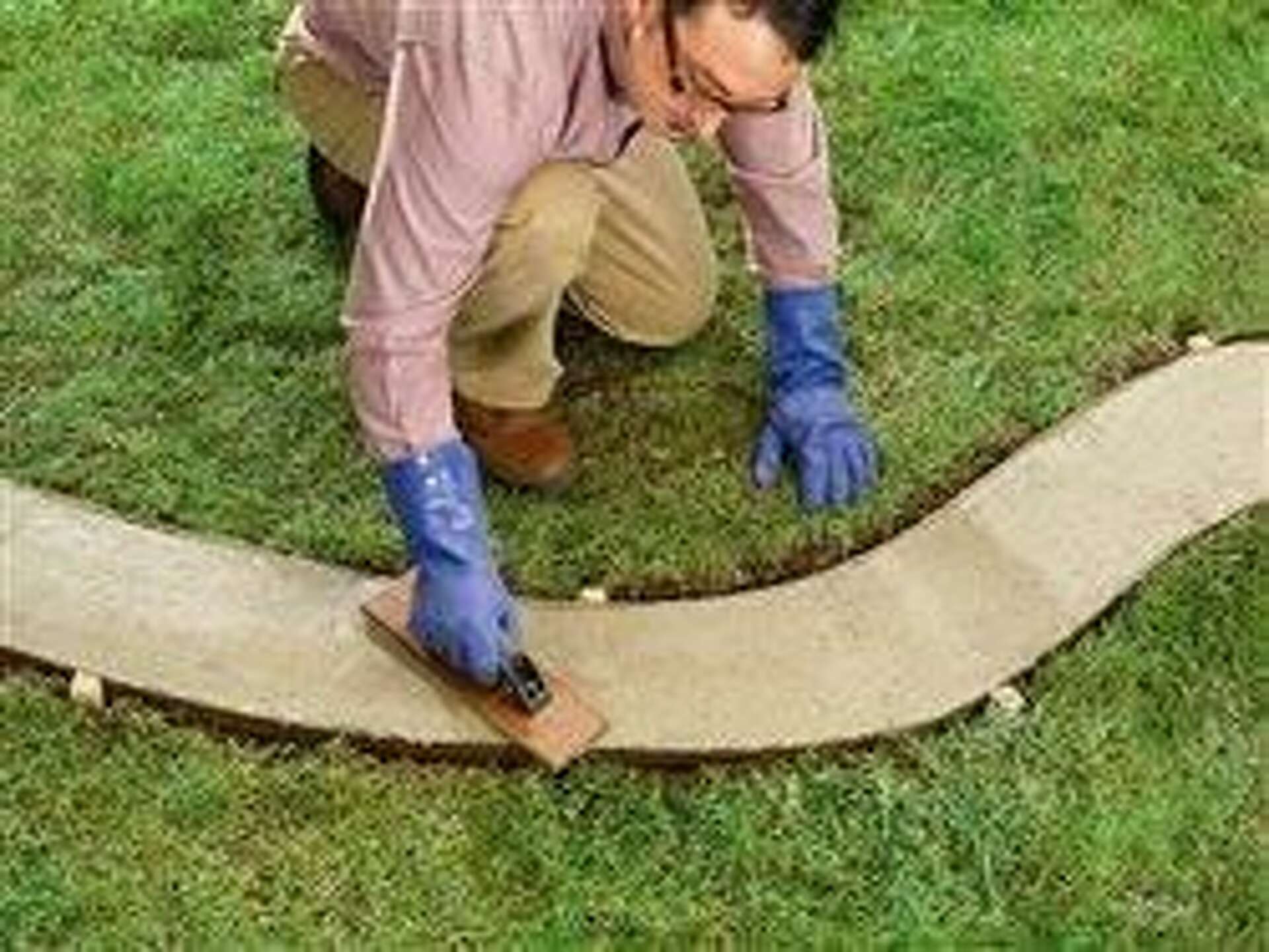 DIY concrete borders make a great landscape investment, image size:1920x1440