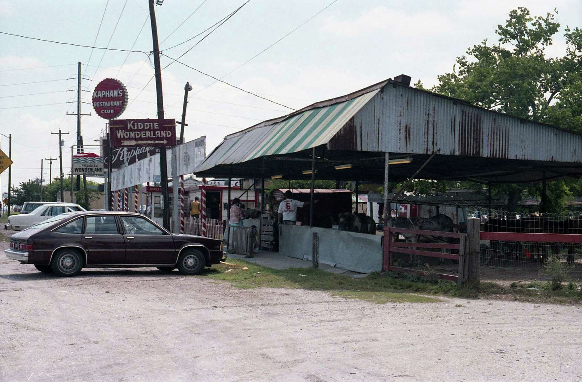 30 years ago: Kiddie Wonderland, ZZ Top, El Mercado del Sol