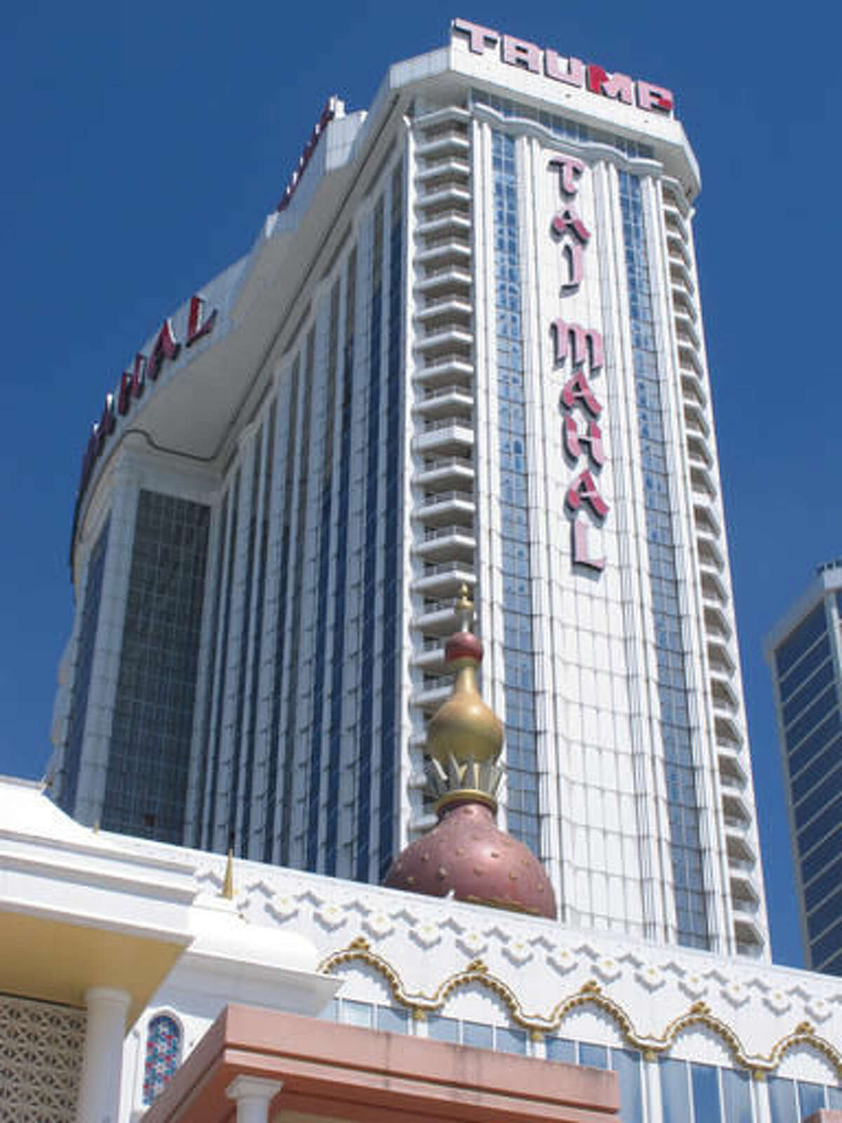 This Aug. 4, 2016 photo shows the exterior of the Trump Taj Mahal casino in Atlantic City, N.J a day after owner Carl Icahn said he will close the casino after Labor Day. (AP Photo/Wayne Parry)