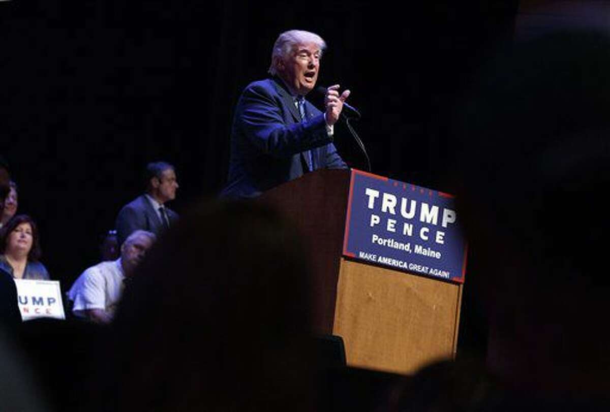 El candidato presidencial republicano Donald Trump habla en un acto de campaña en el Merrill Auditorium, en POrtland, Maine, el jueves, 4 de agosto del 2016. (AP Foto/Evan Vucci)