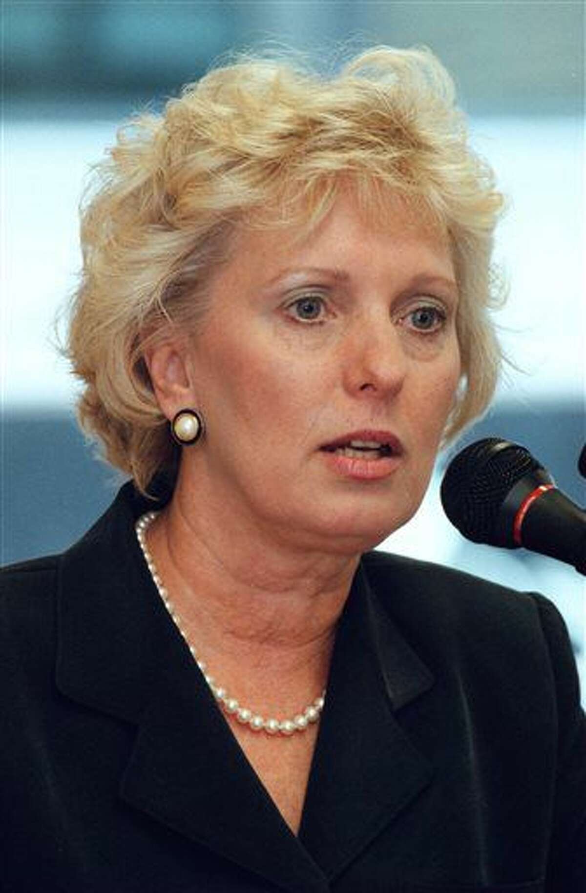 In an Oct. 20, 1998 photo, Appellate court candidate Judge Judith Lanzinger speaks at Toledo Bar Association lunch in Toledo, Ohio. For the sixth time, she will co-teach a course on literature, poetry, and the law with fellow judges in September 2016 in Ashland, Ore., for the National Judicial College. The course will coincide with the Oregon Shakespeare Festival. (Dave Zapotosky/The Blade via AP)