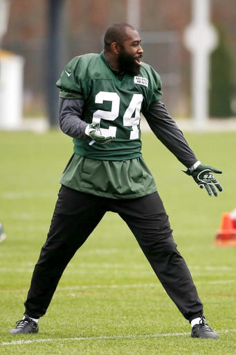 Jets Fans Burn Darrelle Revis Jerseys After Cornerback Signs with