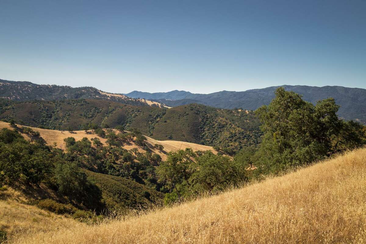 Apple co-founder lists Carmel Valley ranch with airstrip and private ...