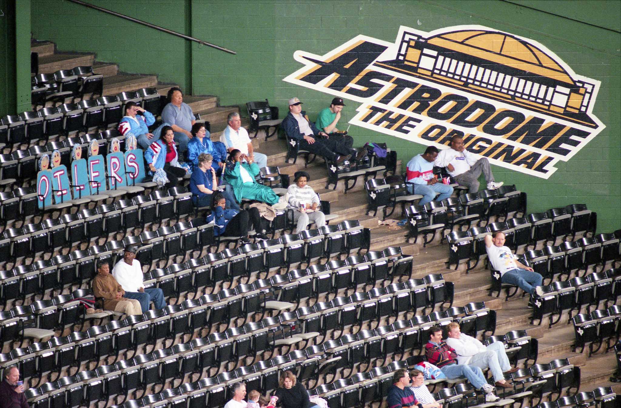 Remember when: Houston Oilers played their last home game at the Astrodome