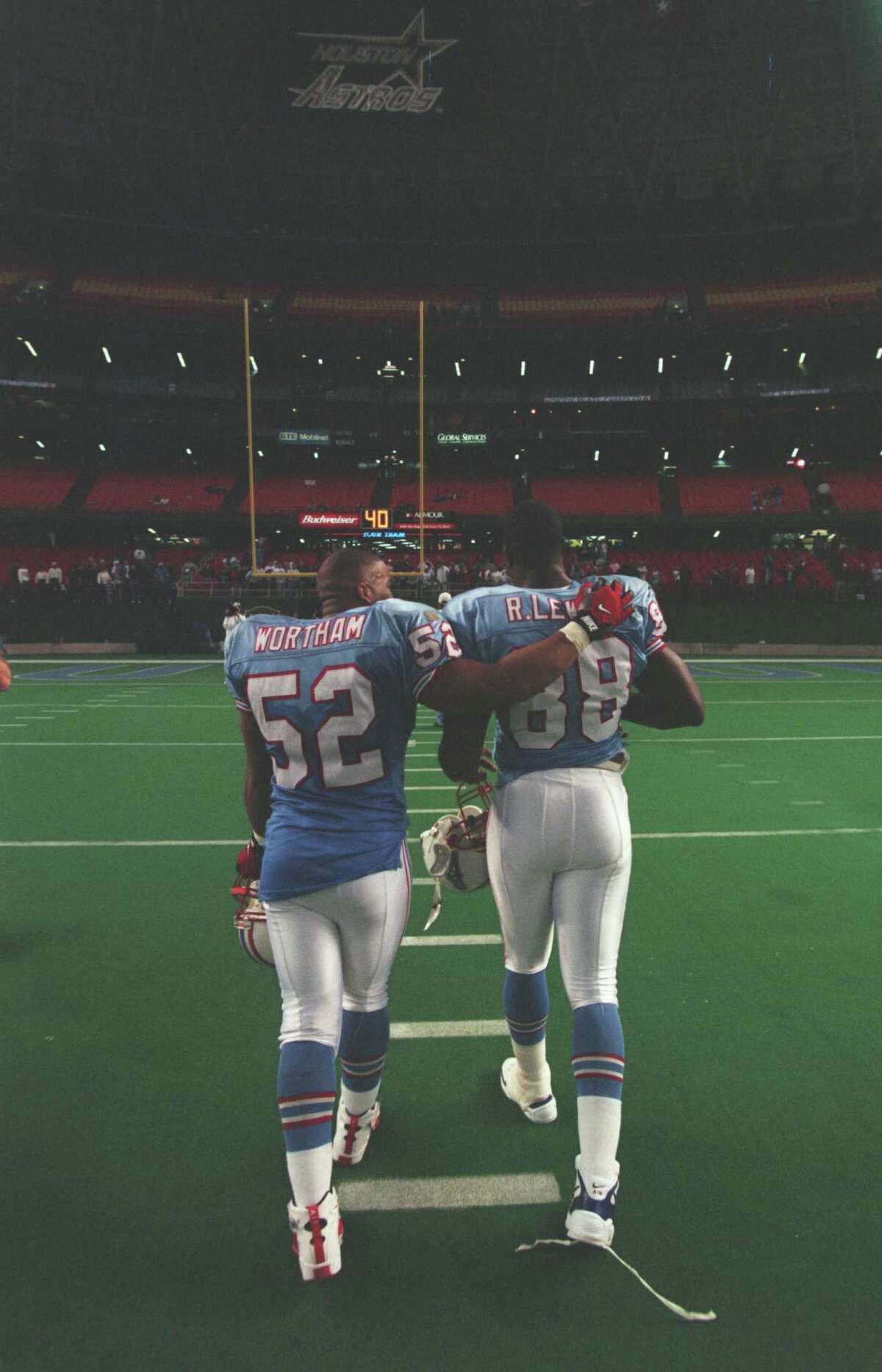 Remember when Houston Oilers played their last home game at the Astrodome