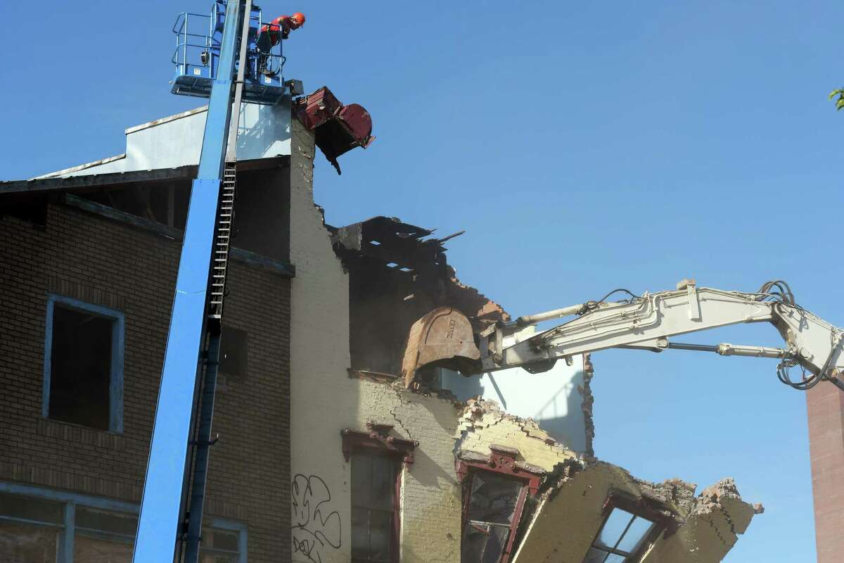 Historic 1728 Albany building stands, but its neighbor collapses