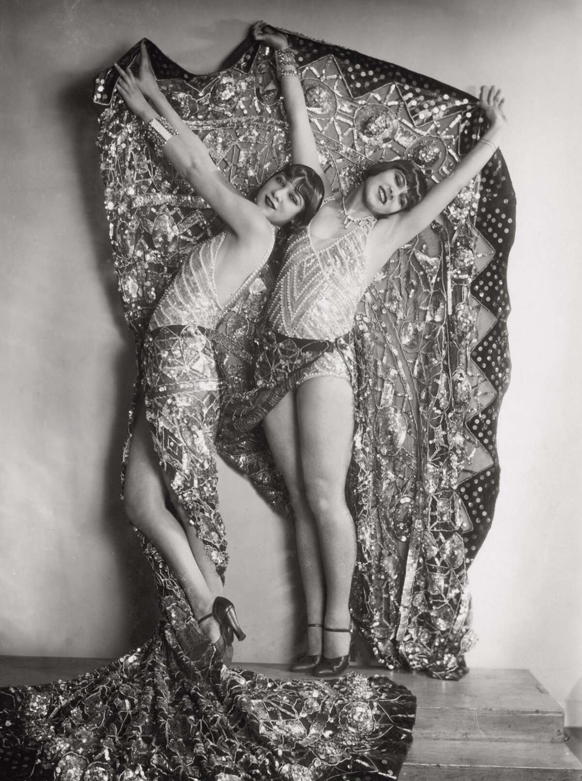 Chorus girls in the revue "Wien lacht wieder" in Vienna, circa 1929.