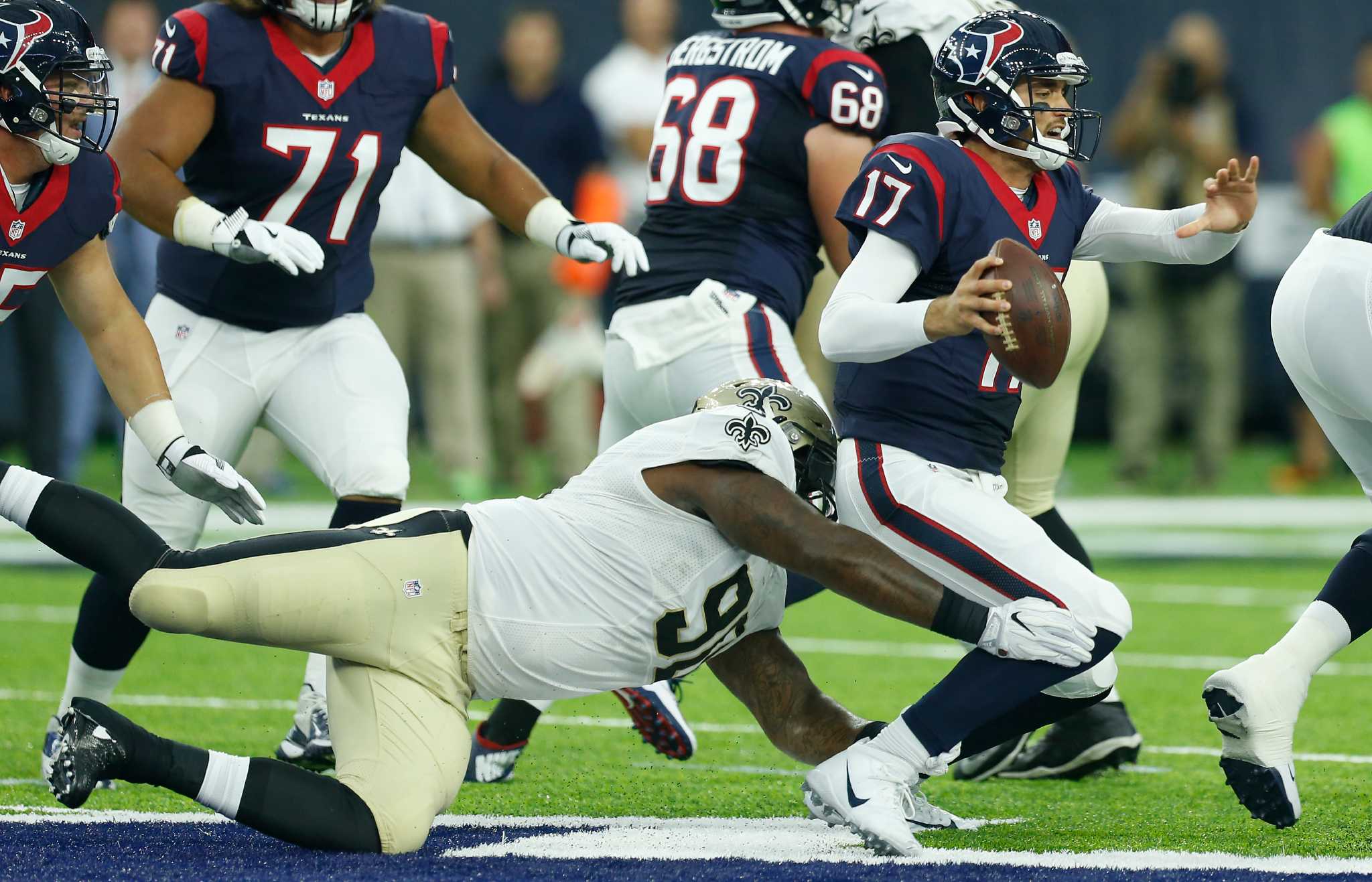 Texans linebacker Brian Cushing shines in preseason debut