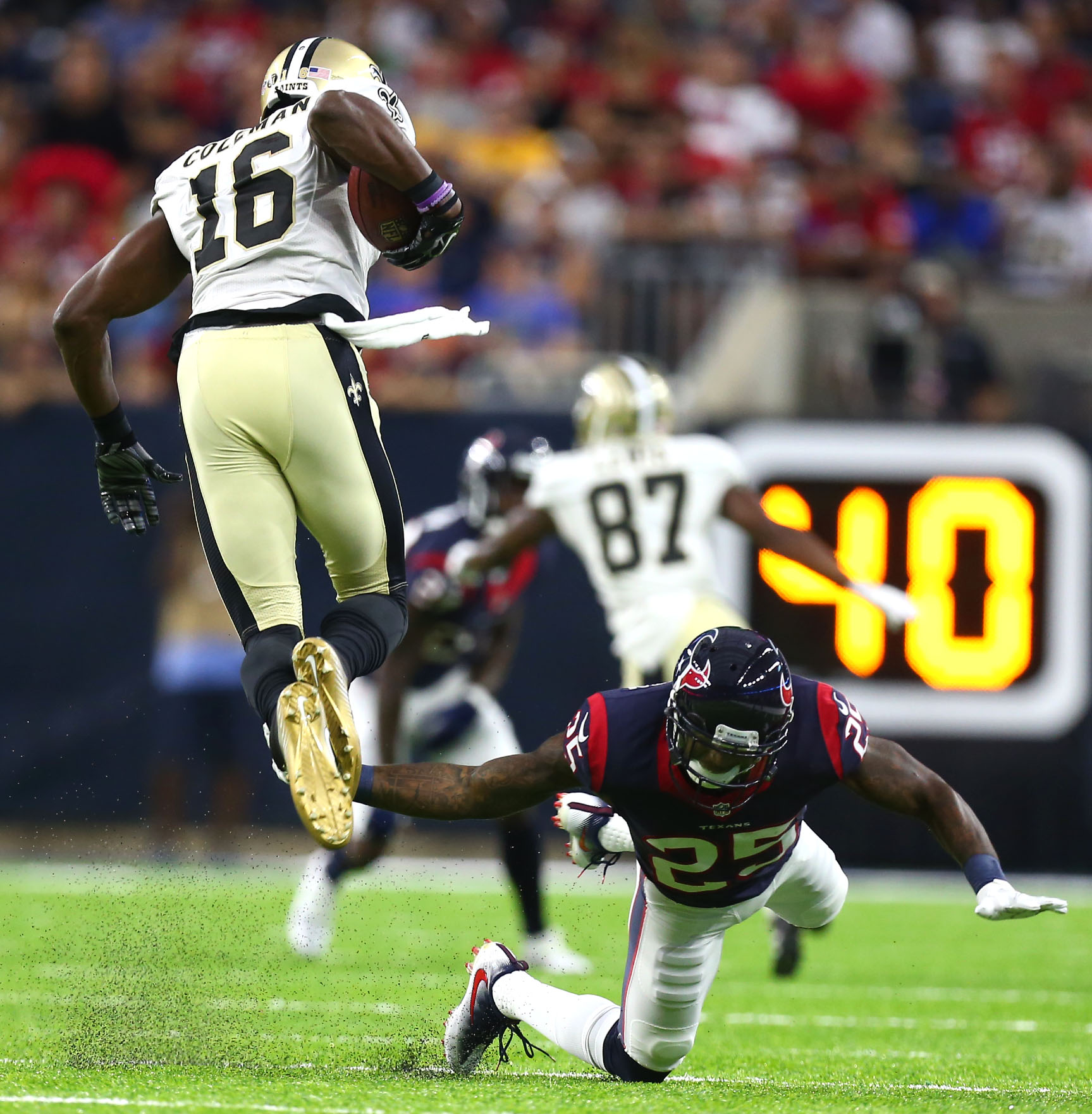 Texans linebacker Brian Cushing shines in preseason debut