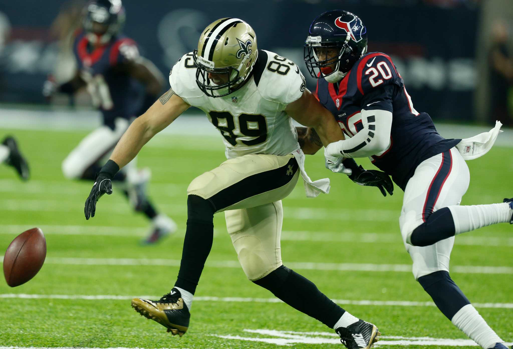 Texans linebacker Brian Cushing shines in preseason debut