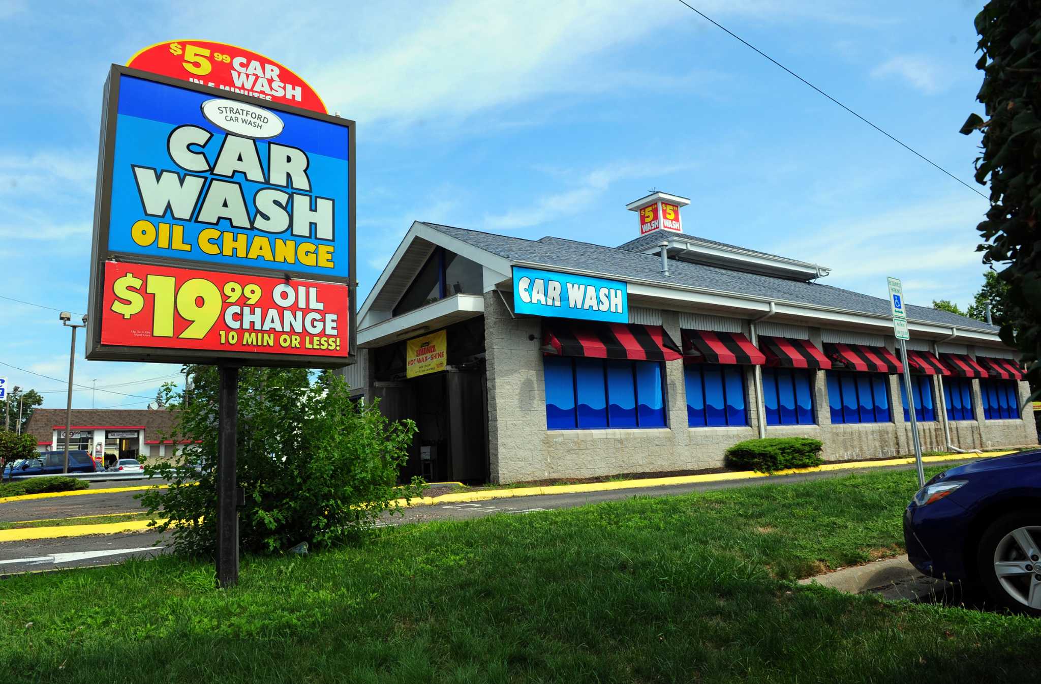 Car wash tosses wet towel on Stratford High expansion