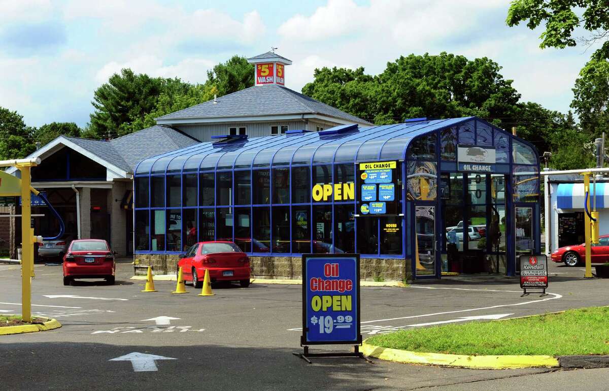 Car wash tosses wet towel on Stratford High expansion