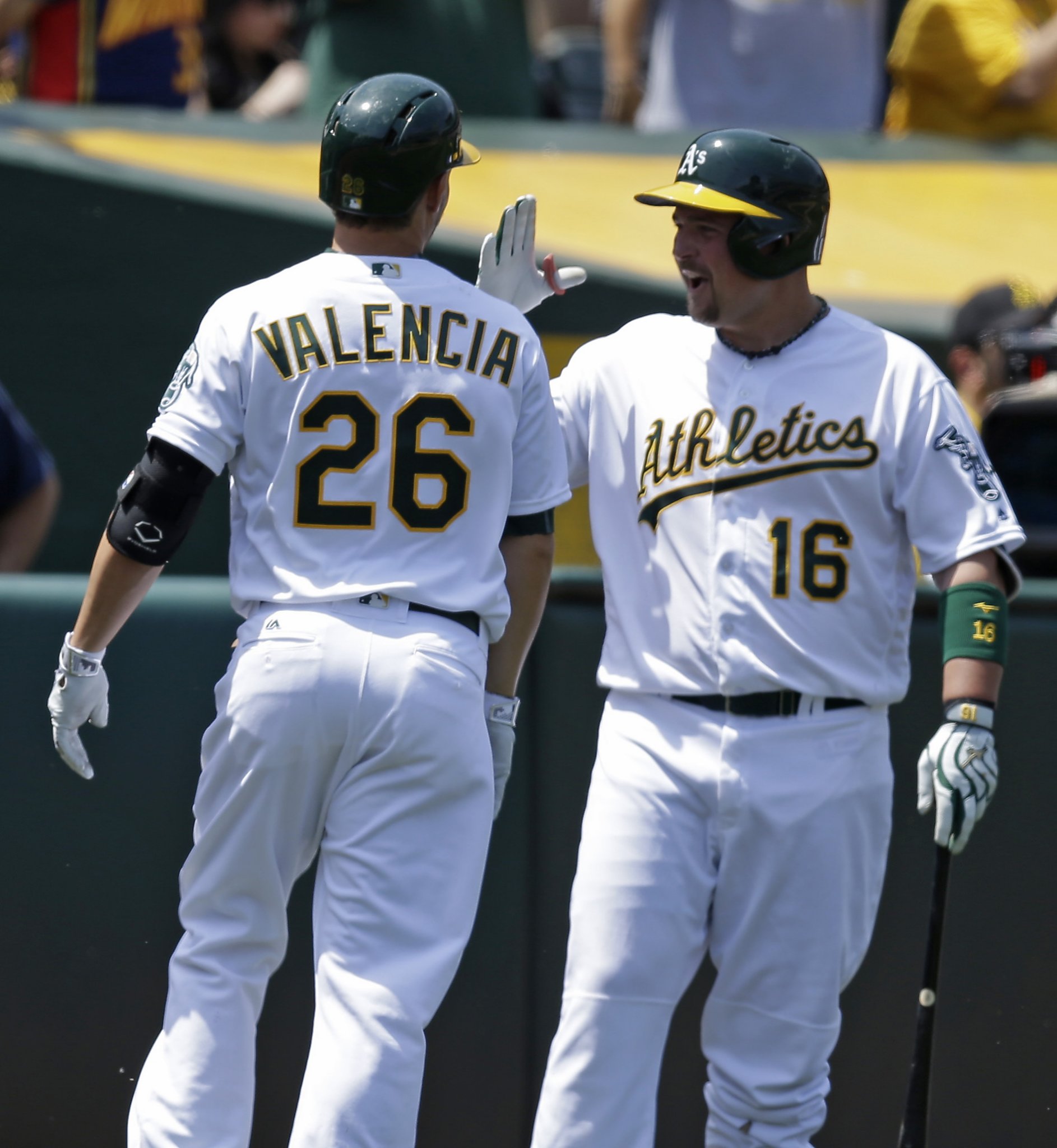 Athletics' Billy Butler apologizes for clubhouse fight