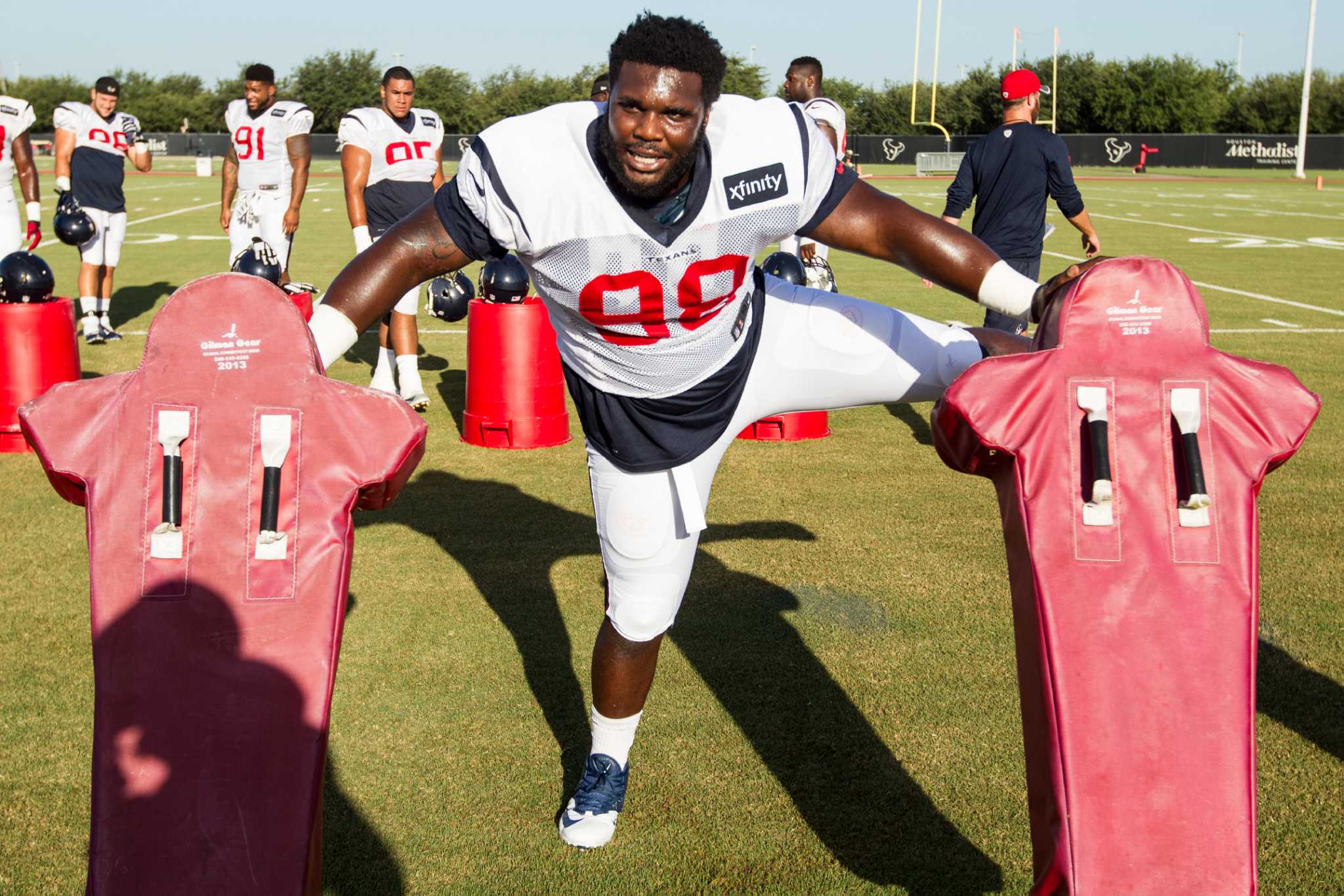 Jadeveon Clowney looks like a child wearing Vince Wilfork's jersey 