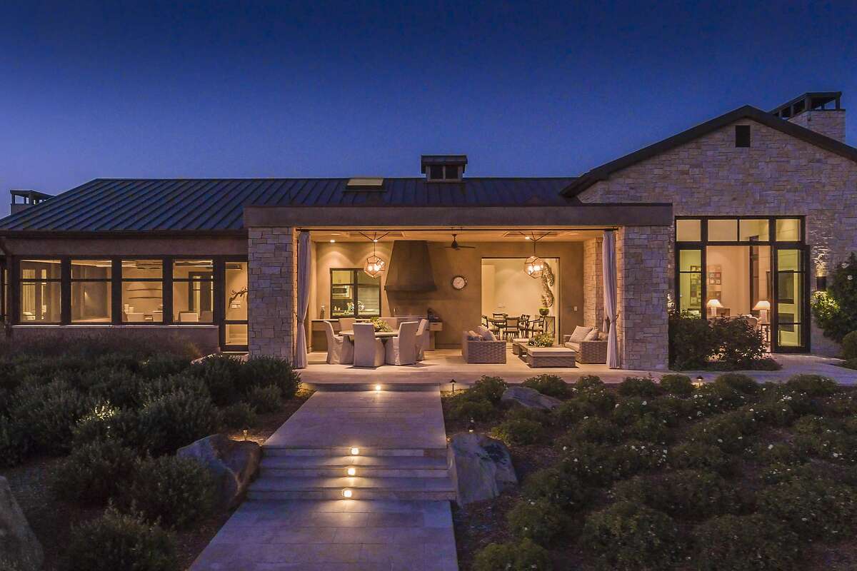 Yountville estate includes vineyard