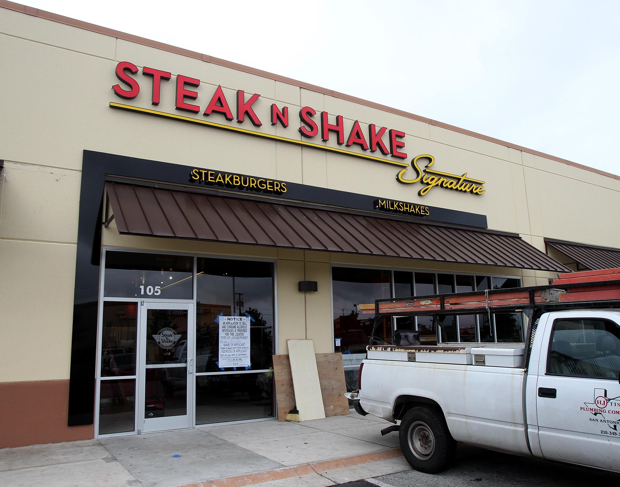 More Steak 'n Shakes close as San Antoniobased parent company revenue