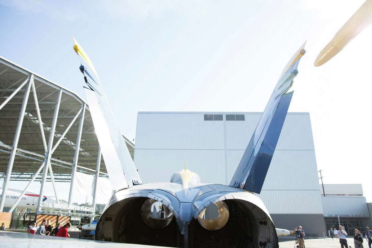 Retired Blue Angel arrives at Seattle's Museum of Flight