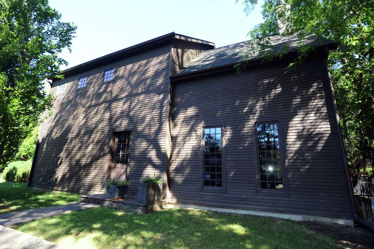 Stamford modern sabbathday home offers unique style