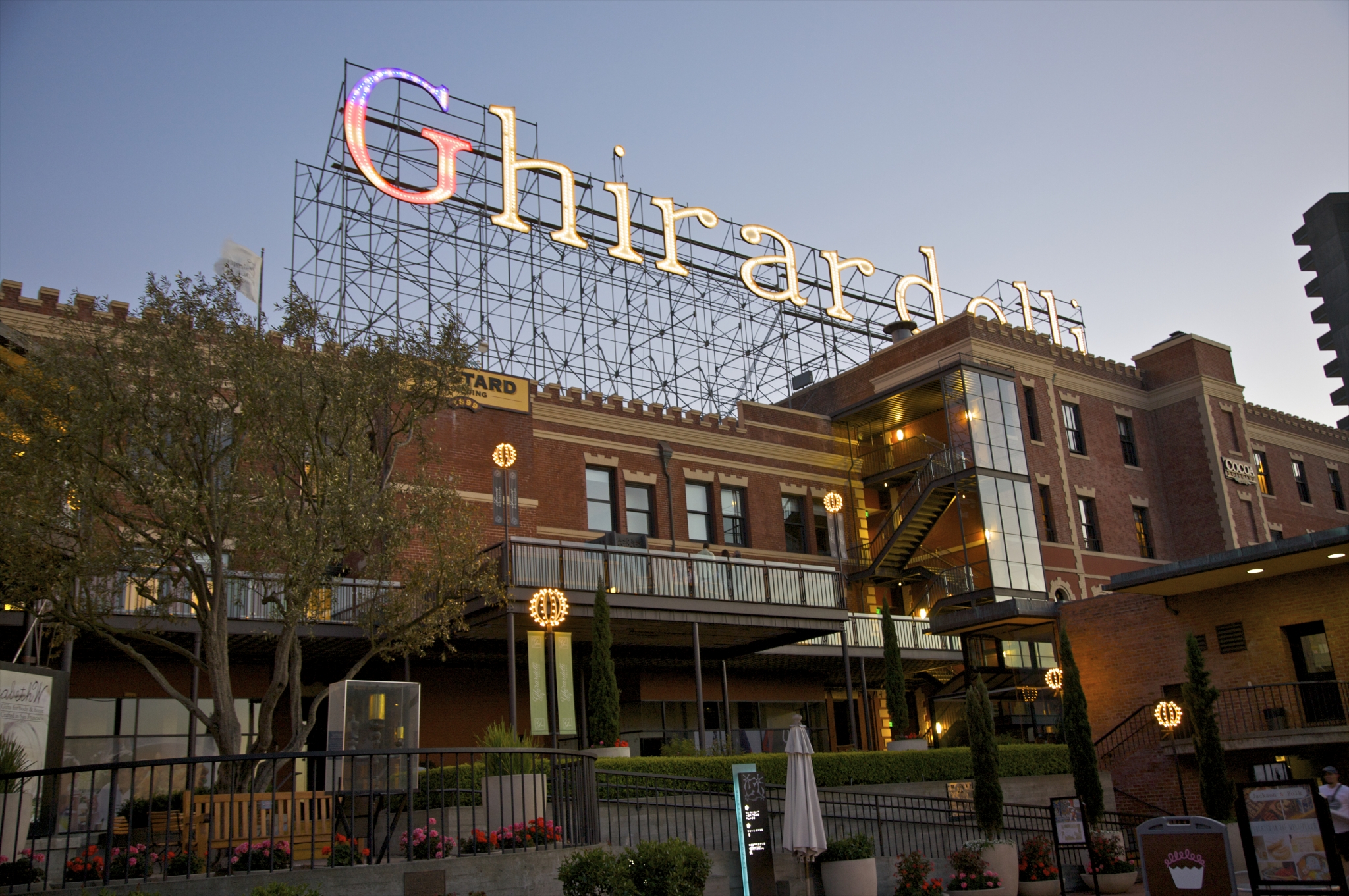 San Francisco Brewing Co To Open Ghirardelli Square Beer Garden