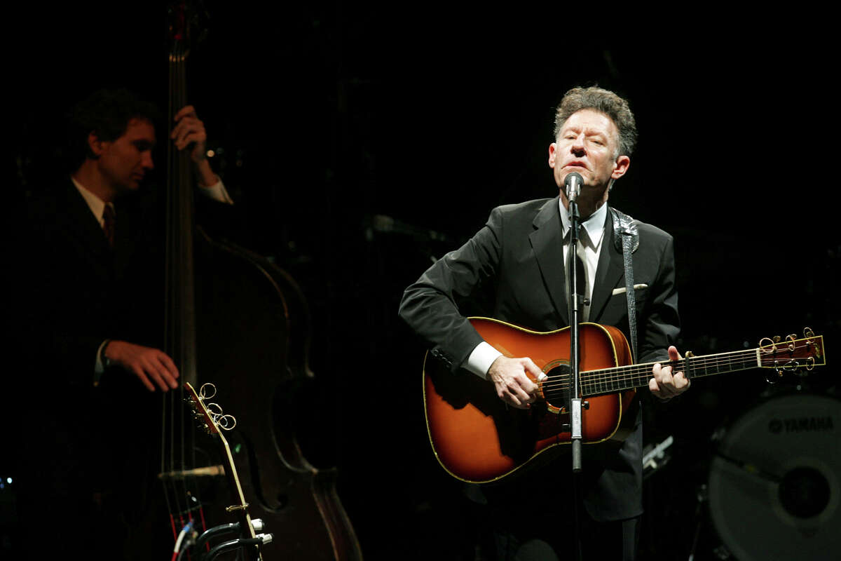 Lyle Lovett brought His Large Band to the Majestic Theatre in 2009. He returns with his band tonight for a performance.