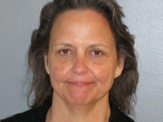 Mom arrested for leaving her kids, ages 8 and 9, alone at home for 45 ...