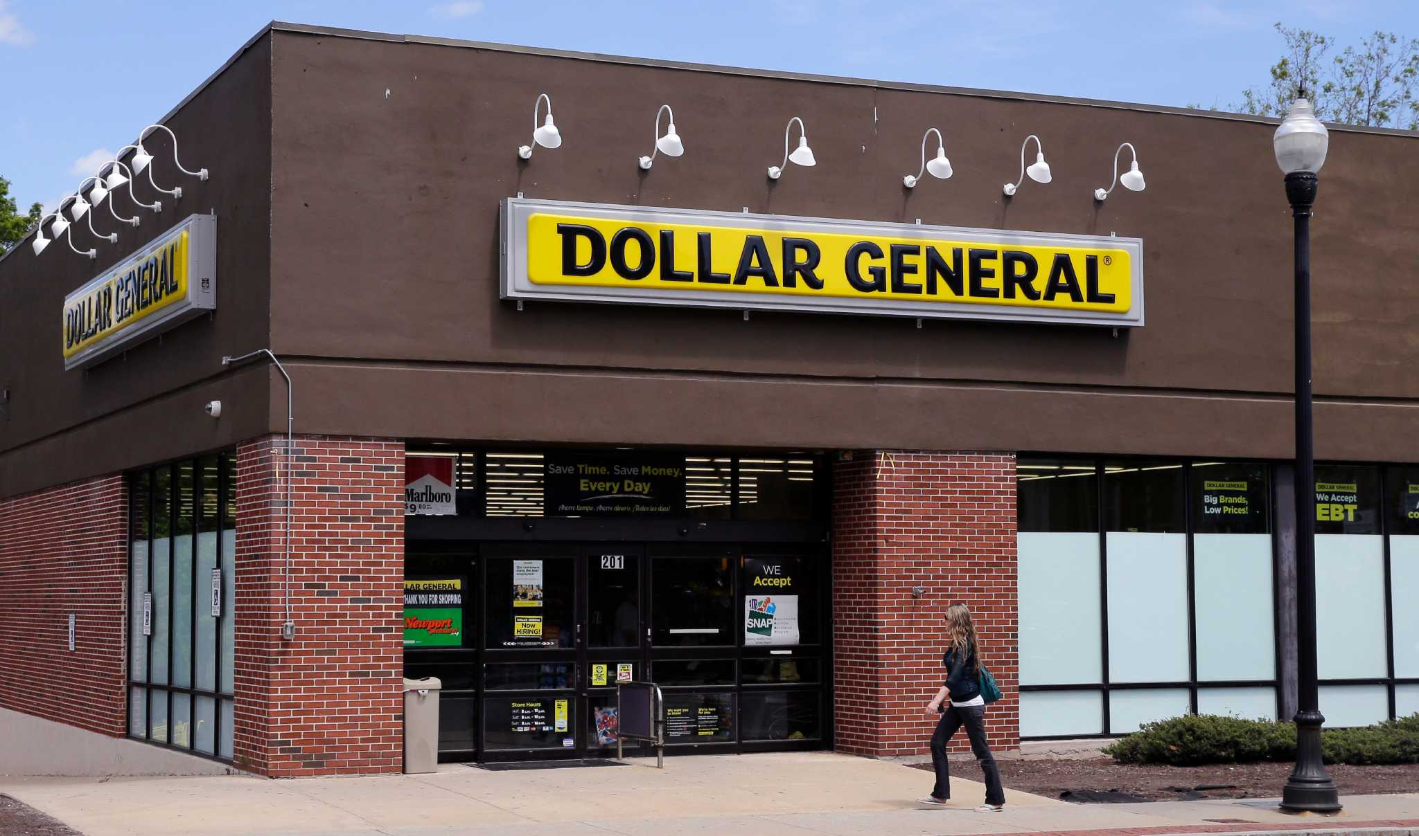 dollar-general-dollar-tree-report-weak-sales-growth