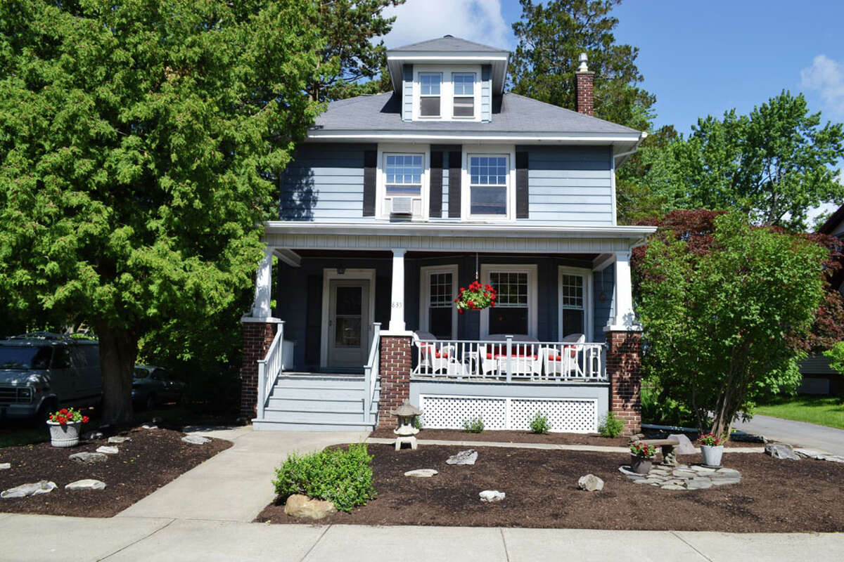 House of the Week: 835 Lakewood Ave., Schenectady | Realtor: Marion DeSantis of RealtyUSA | Discuss: Talk about this house