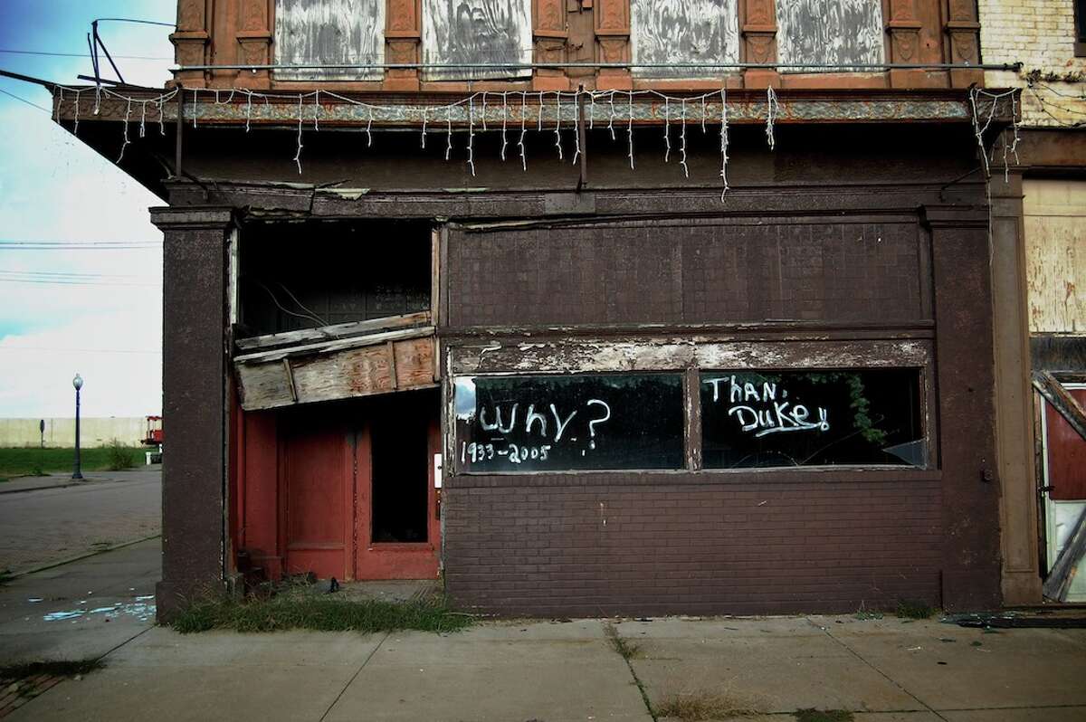 Creepy photos show abandoned town of Cairo, Illinois years after