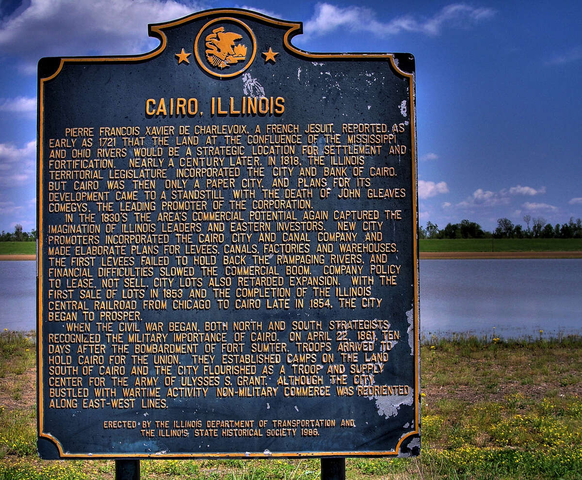 Creepy photos show abandoned town of Cairo, Illinois years after ...