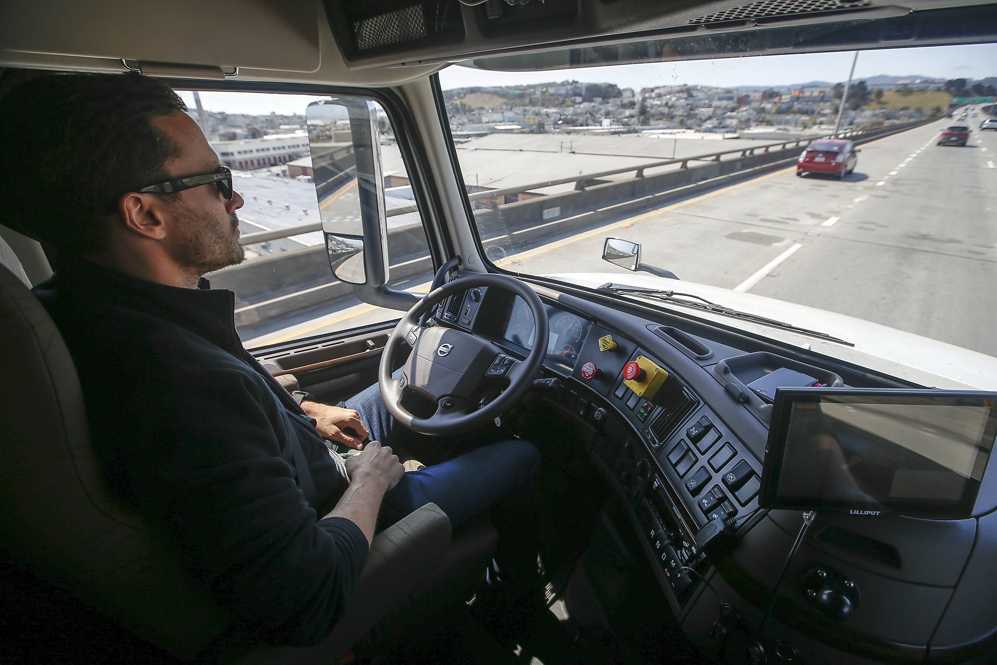 Otto’s big rigs drive into autonomous future with Uber ... 18 wheel truck trailer diagram 