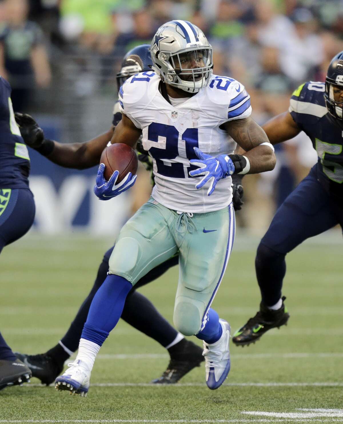 Cowboys running back Ezekiel Elliott will not face domestic abuse charges