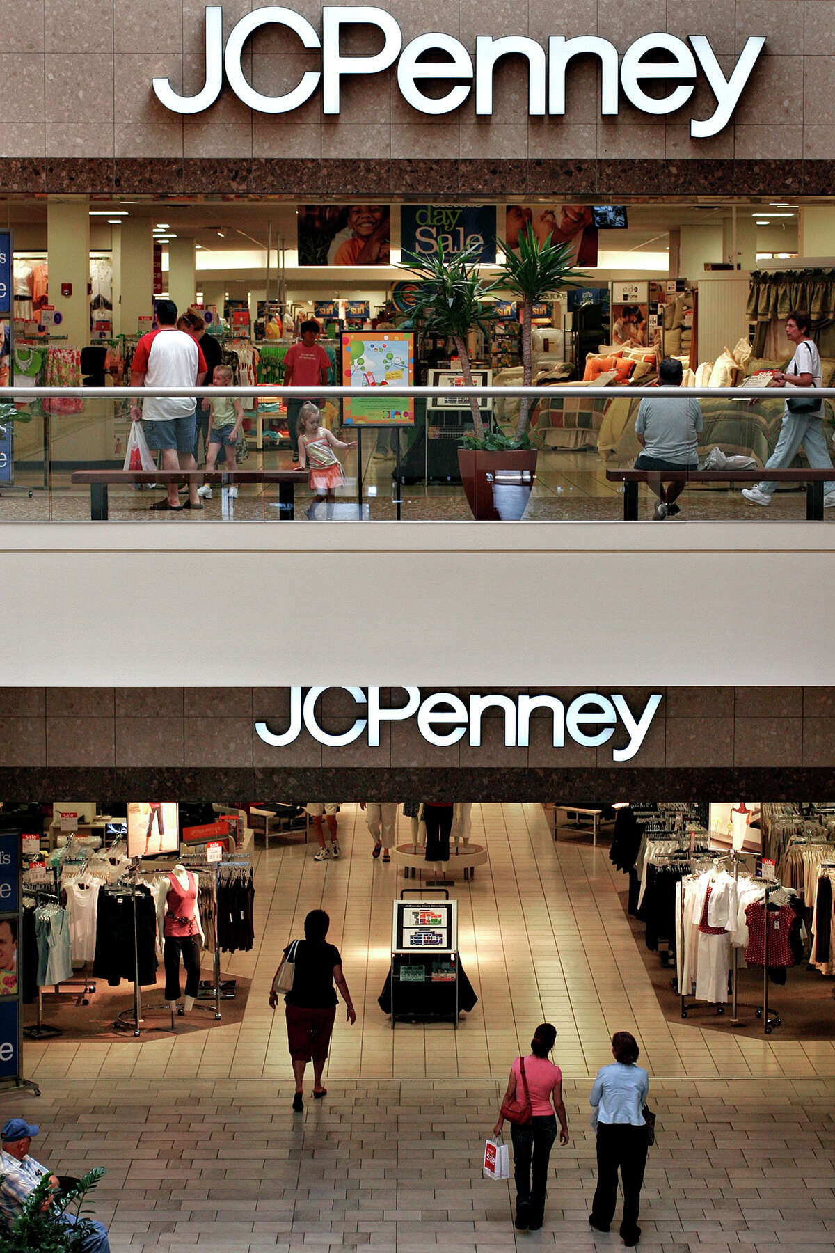 J.C. Penney partners with the Dallas Cowboys to send customers to