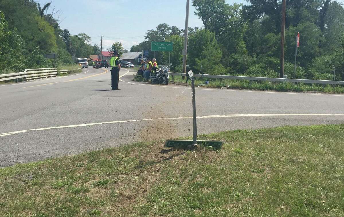 Motorcyclist dies in Clarksville crash