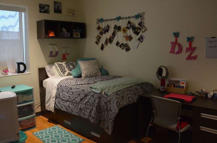 SEEN Sacred Heart University MoveIn Weekend 2016 Westport News