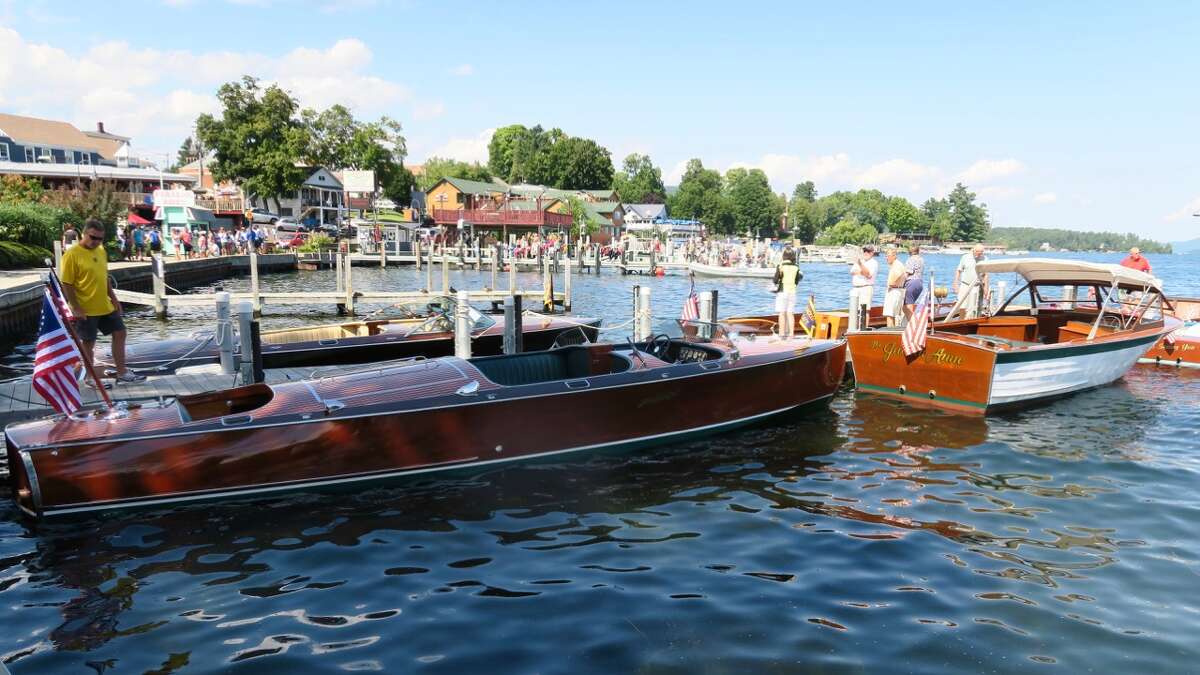 Photos Wooden boats rendezvous on Lake