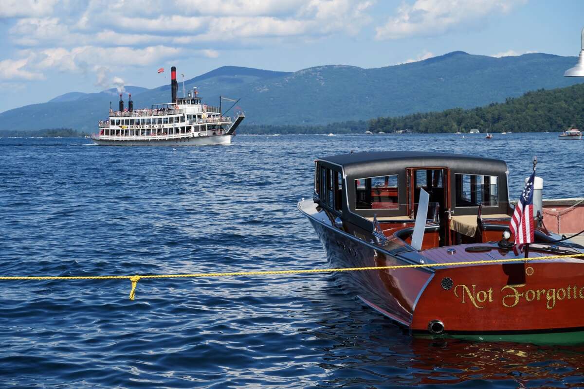 Photos Wooden boats rendezvous on Lake