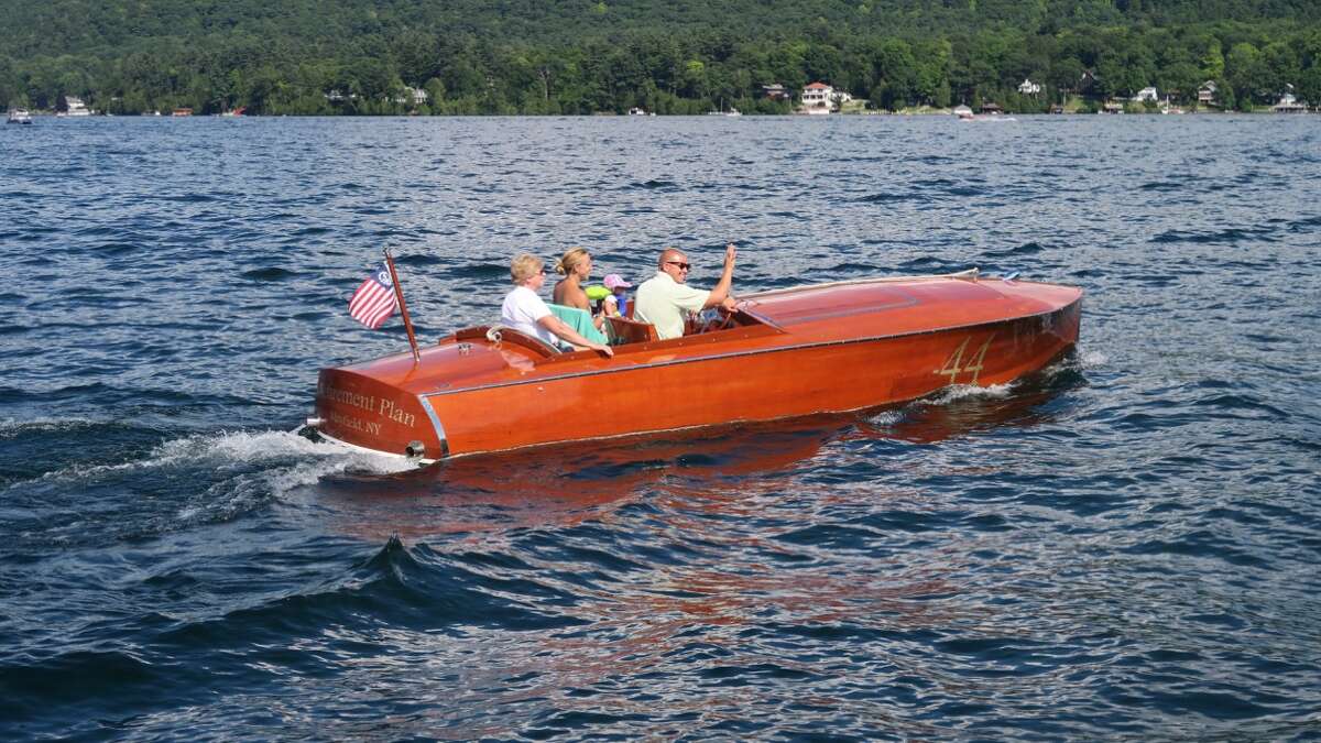 Photos Wooden boats rendezvous on Lake