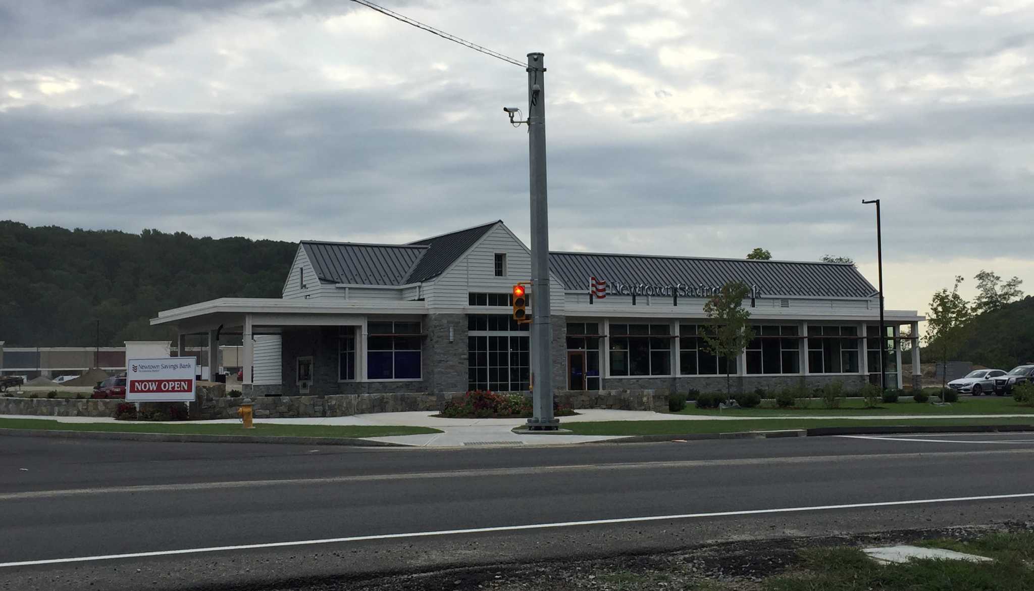 Oxford bank first business to open in new development