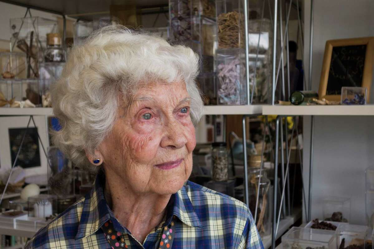 Houston artist Elinor Evans in 2014, when she was 100. She has died at the age of 102.