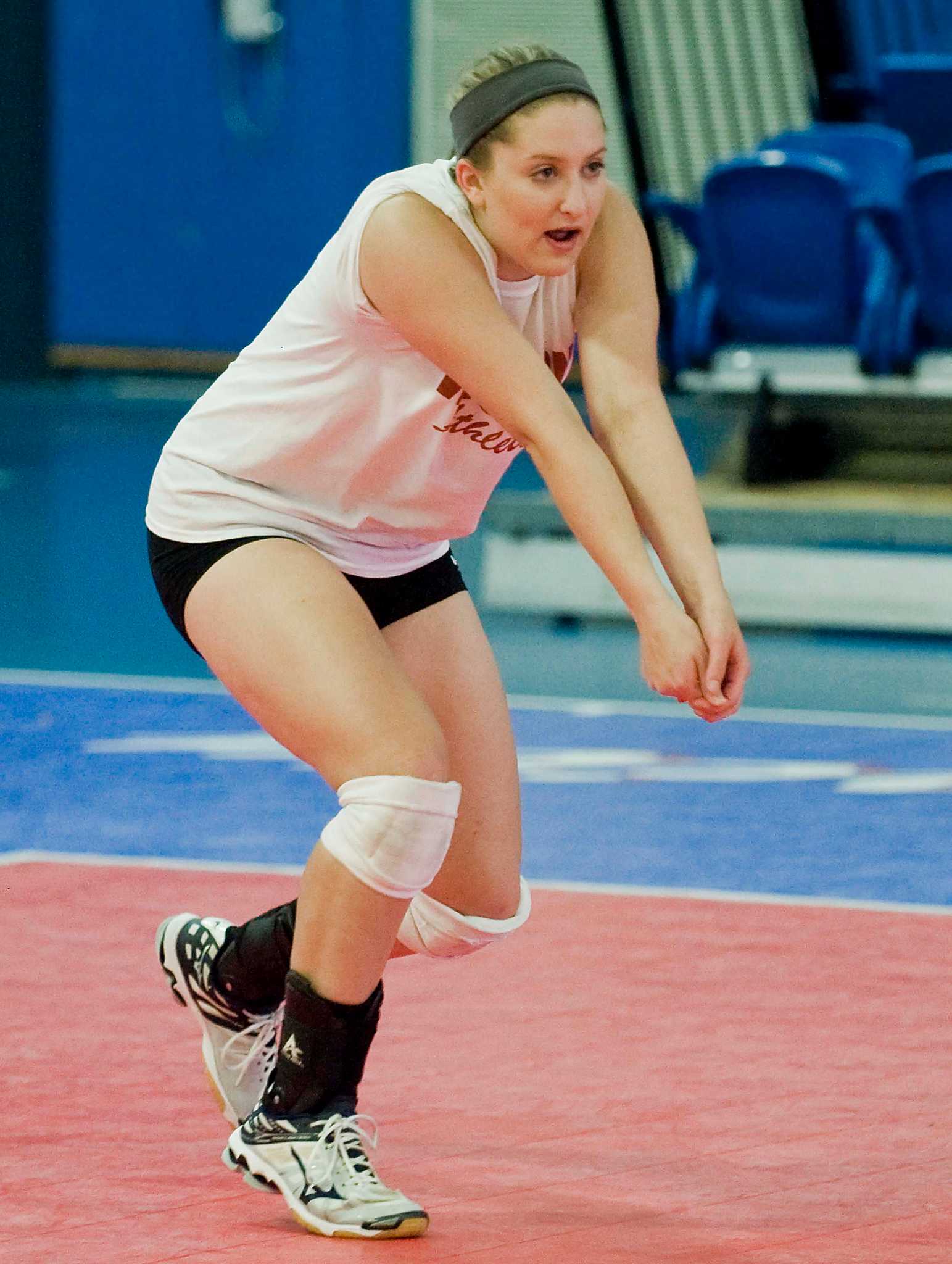 Seniors Set To Lead Western Volleyball Team To Victory Seniors Set To Lead Western Volleyball Team To Victory