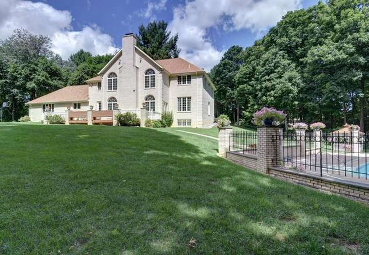 Photos 5 homes for sale in Niskayuna