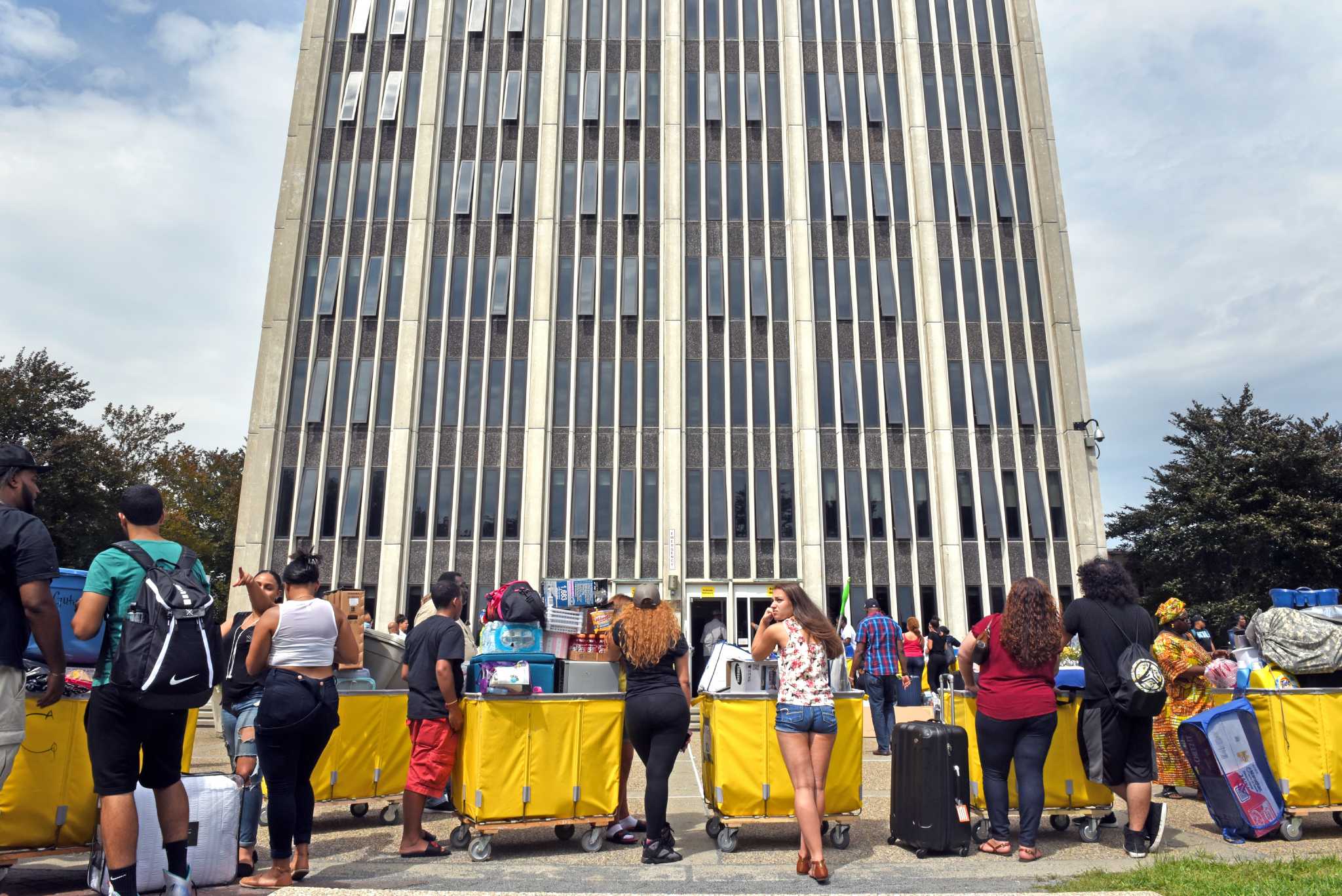 Is free tuition behind UAlbany's record applicant pool?