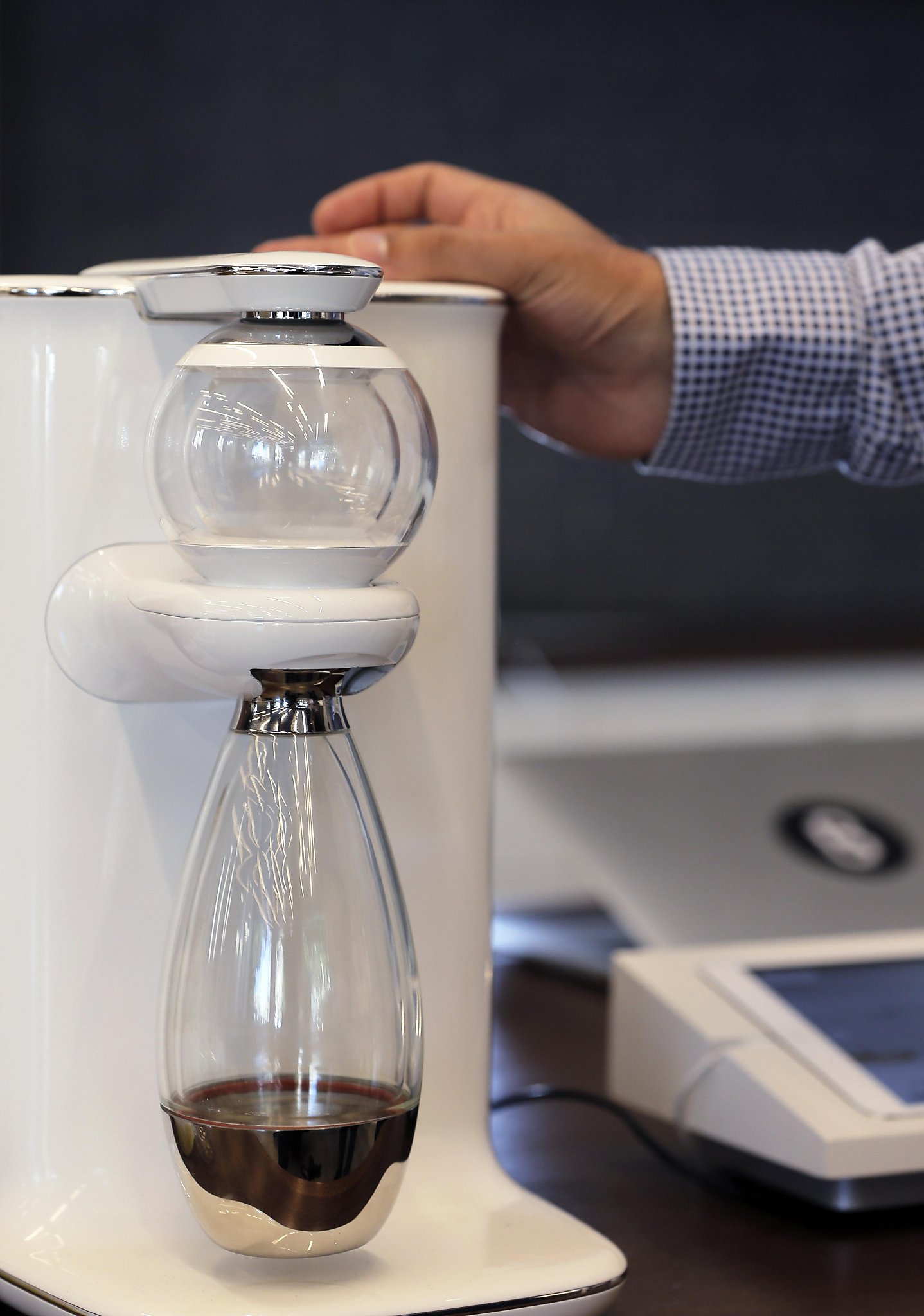 Meet Teforia, A Tea Brewing Robot For The Home