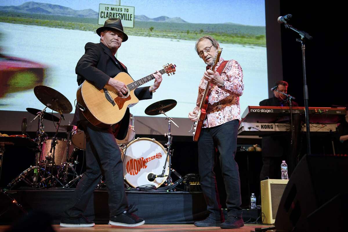 NEW YORK, NY - JUNE 01: Mickey Dolenz (L) and Peter Tork of The Monkees perform live on stage at Town Hall on June 1, 2016 in New York City. (Photo by Matthew Eisman/Getty Images)