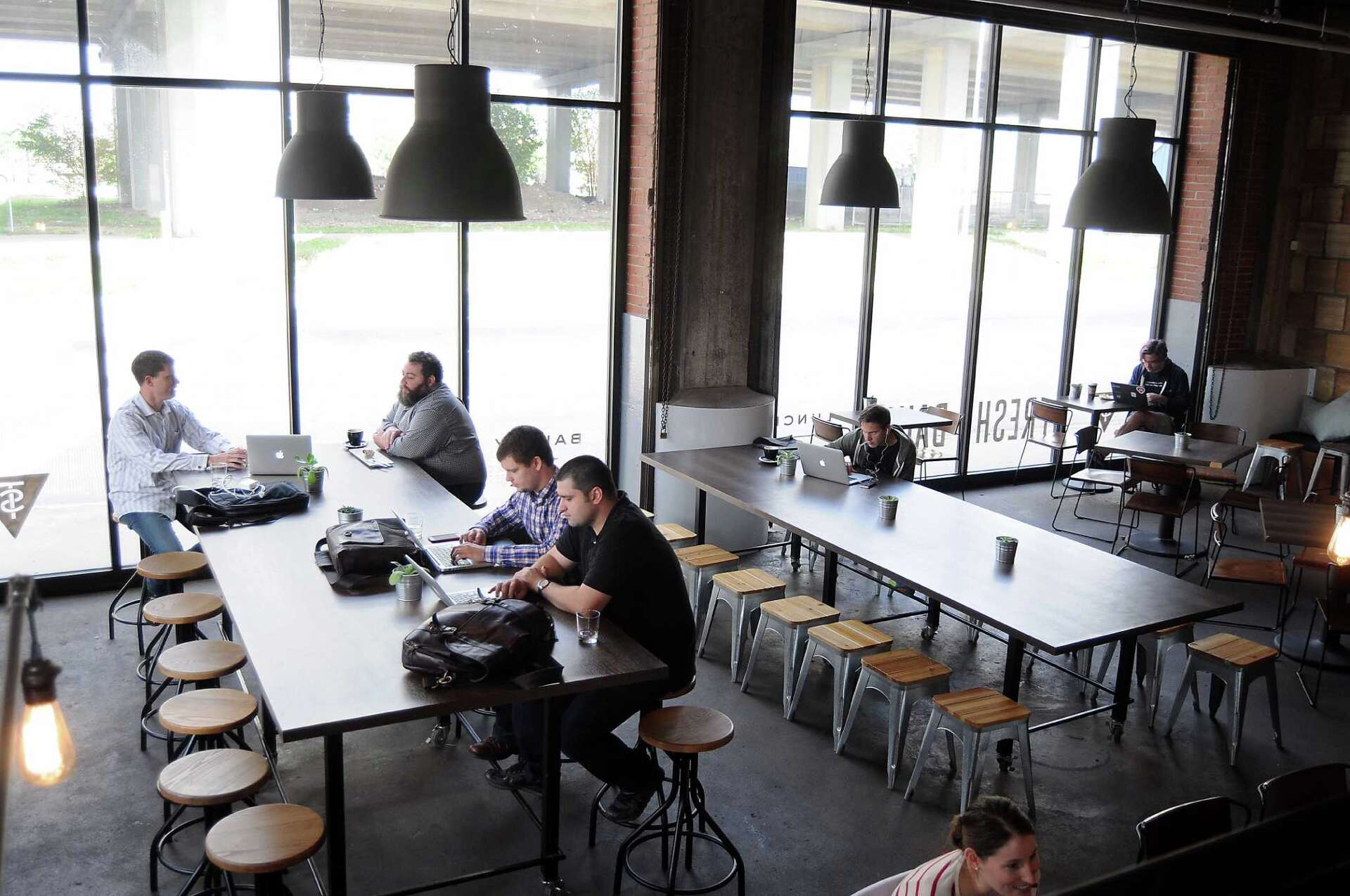 KM Realty space leased to Summer Moon coffee shop
